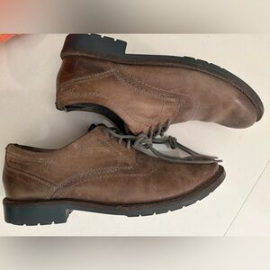 Clarks Men's Distressed Brown Leather Oxfords